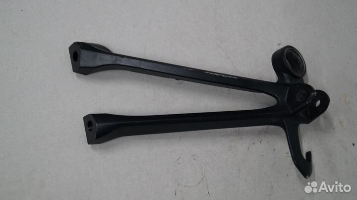 Кронштейн креп подножк задн Suzuki GSX-R1000 09-17