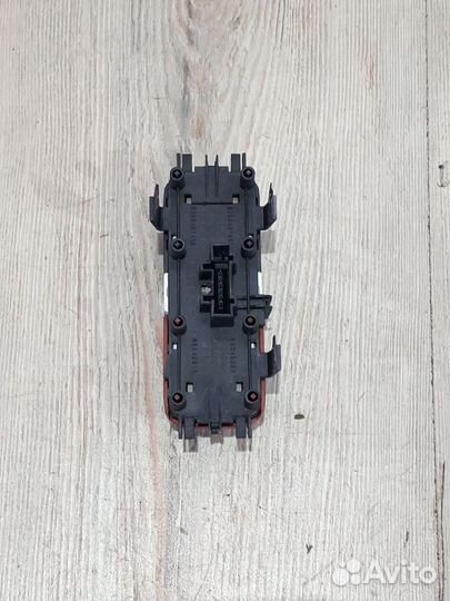 Кнопка аварийной сигнализации Renault scenic 2