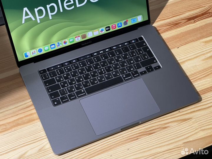 Топ MacBook Pro 16