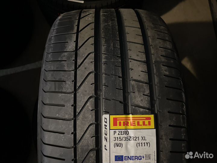 Pirelli P Zero 315/35 R21 и 285/40 R21 111Y
