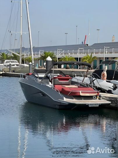 Яхта Моторная Cranchi E30