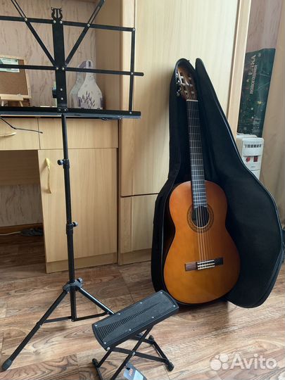 Классическая гитара yamaha c40