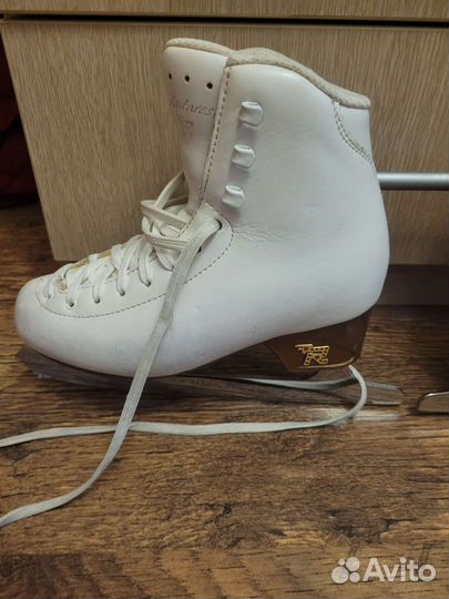 Фигурные коньки risport