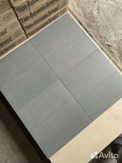 Керамическая плитка напольная и настольная