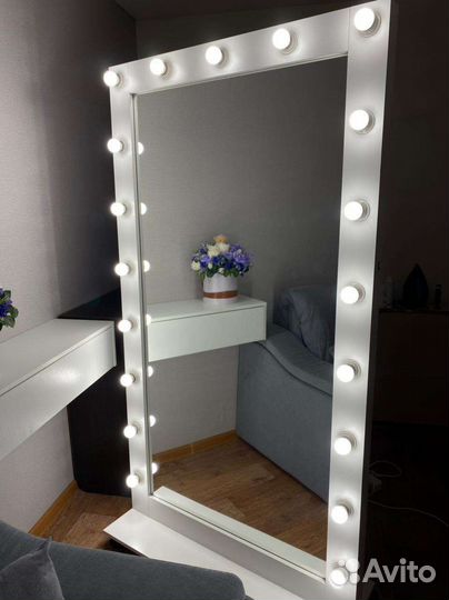 Гримёрке зеркало б/у