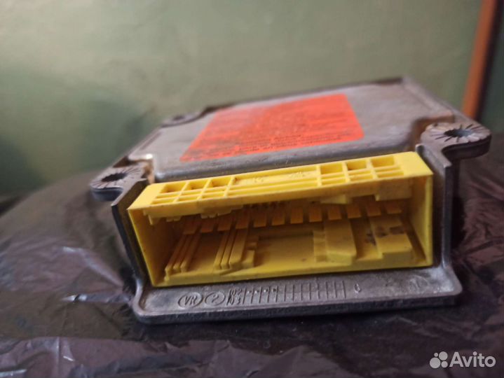 Блок управления AIR BAG Passat b5+