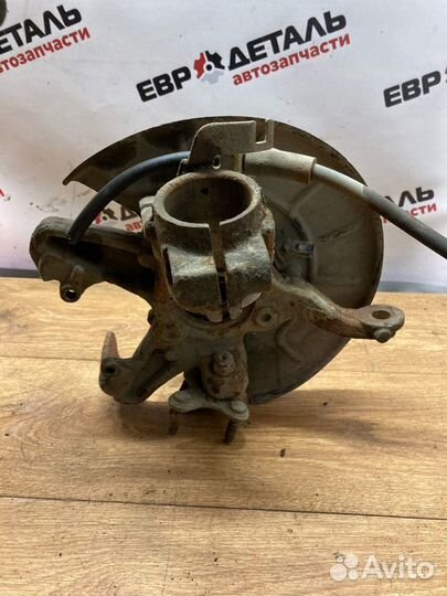 Кулак поворотный передний правый Octavia A5