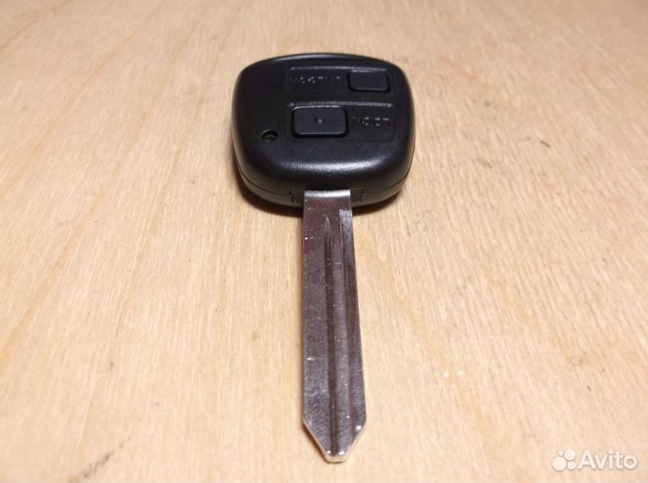 89071-0D030 Toyota чип ключ 2 кнопки Texas 4D ID70