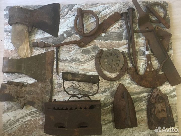 Кованые засовы, гвозди,топор,утюг