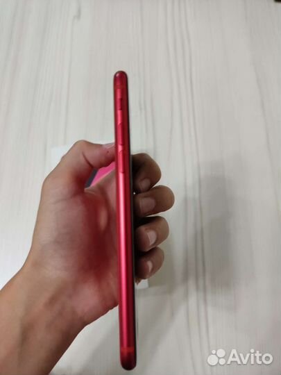 Телефон iPhone SE 2020