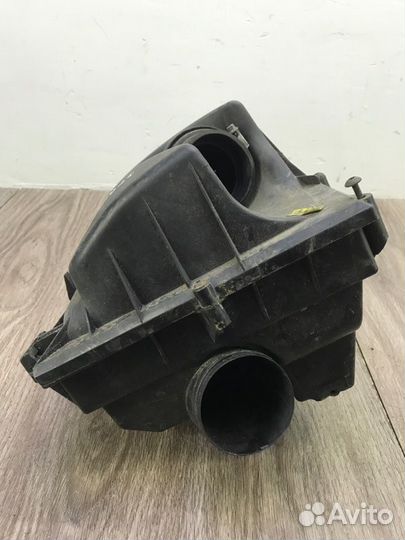 Корпус воздушного фильтра Opel Vectra C Z19DTH