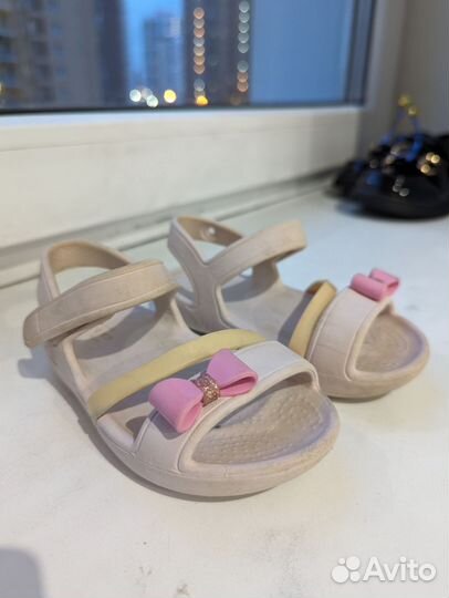 Сандалии Crocs C7