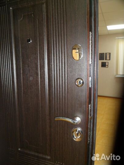 Дверь входная 