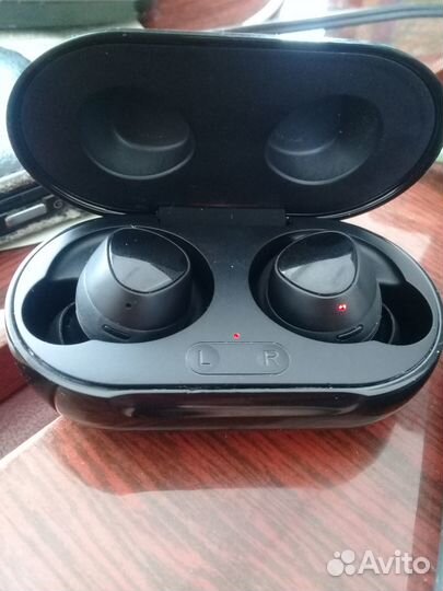 Беспроводные наушники samsung galaxy buds+