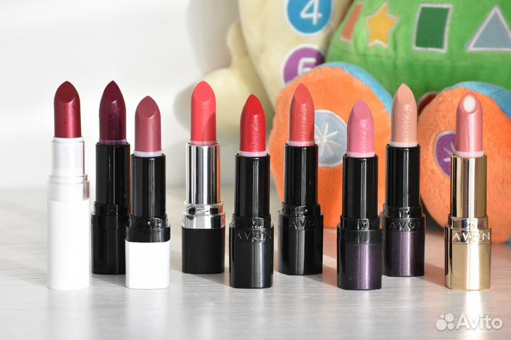 Косметика от компании avon,помады в наличии
