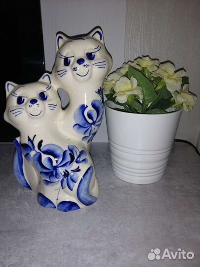 Декоративная статуэтка