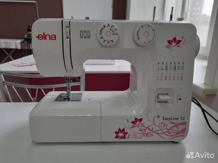 Швейная машинка Elna полуавтомат 15 операций