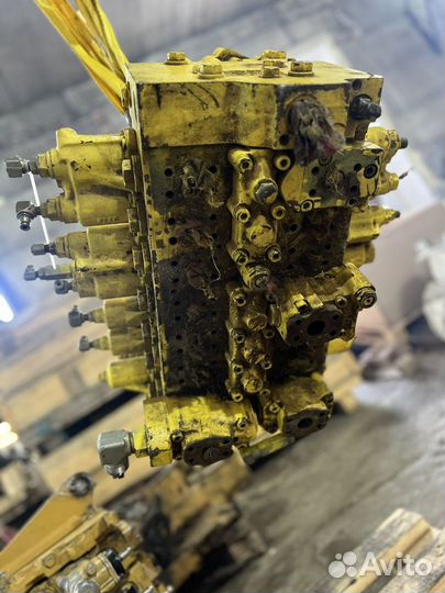 Гидрораспределитель komatsu 726-46-11722