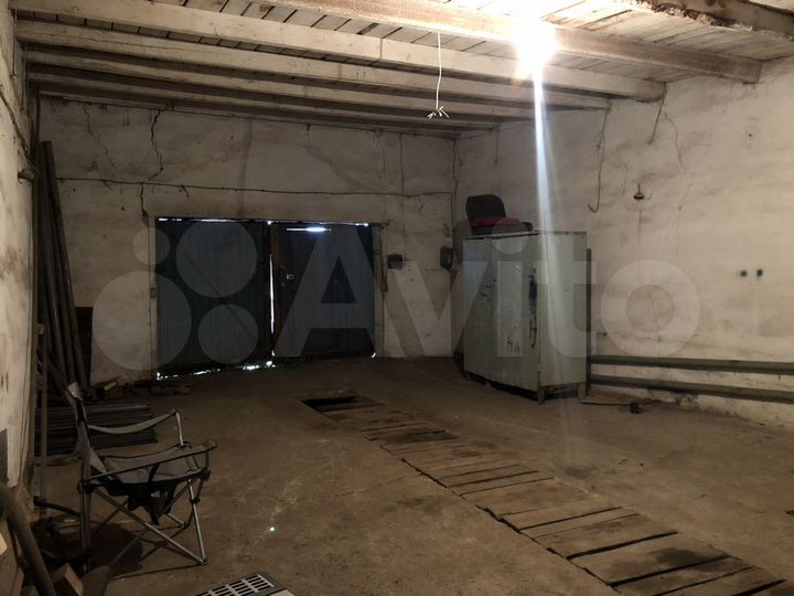 Гараж, > 30 м²