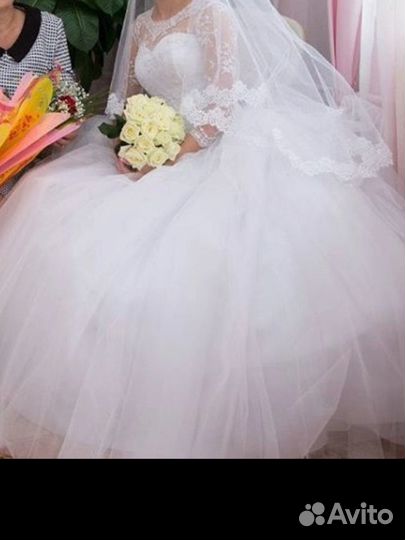 Свадебное платье 42 44 бу