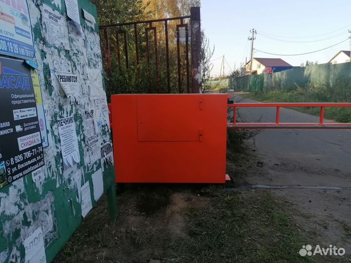 Антивандальный откатной шлагбаум