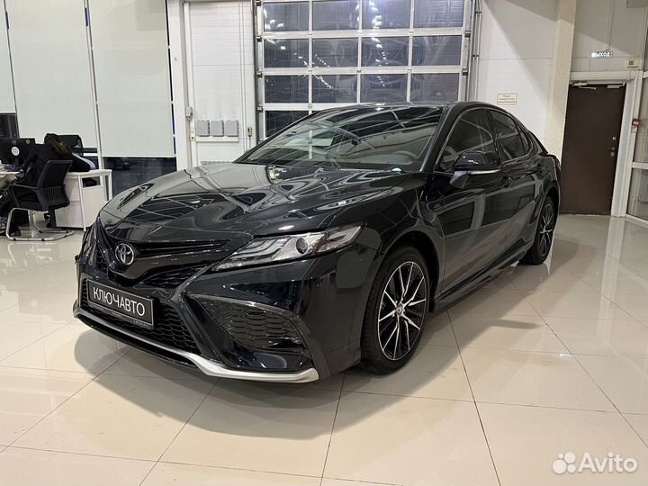 Toyota Camry 2.5 AT, 2023