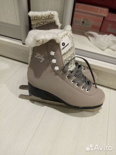 Коньки фигурные 36 размер