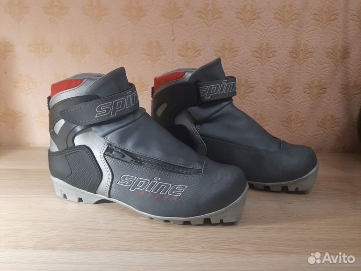 Лыжные ботинки spine