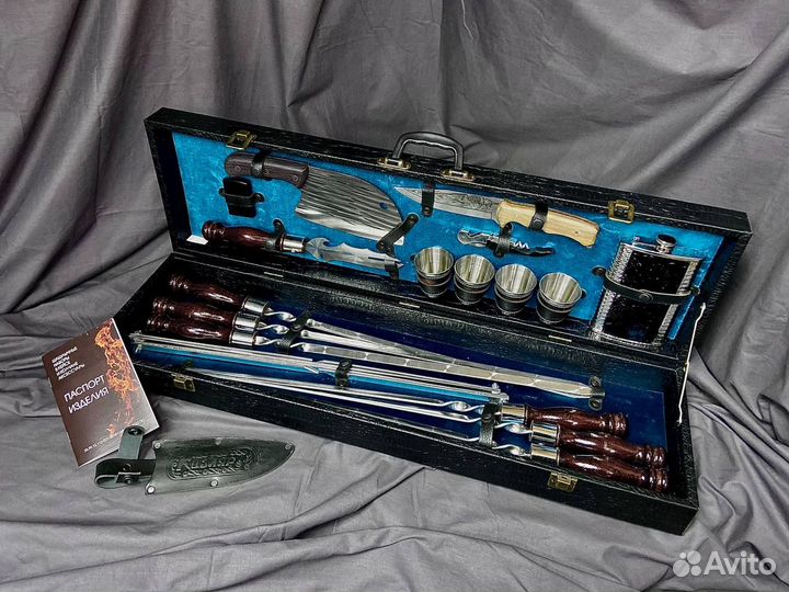 Набор шампуров в чемодане