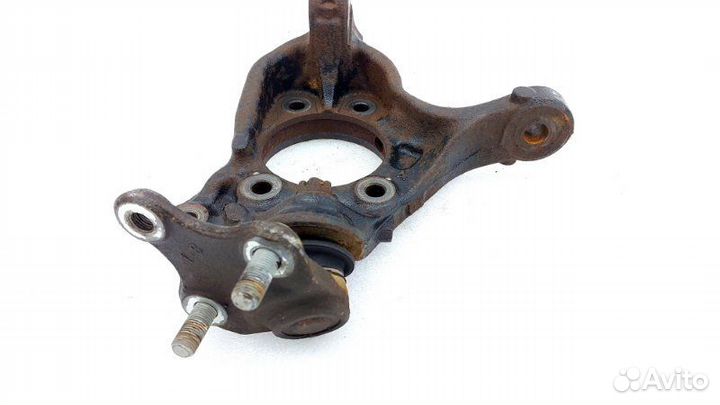 Кулак поворотный передний правый Toyota Camry XV70