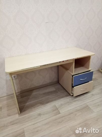 Стол
