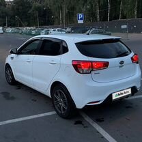 Kia Rio 1.4 AT, 2016, 67 500 км, с пробегом, цена 900 000 руб.