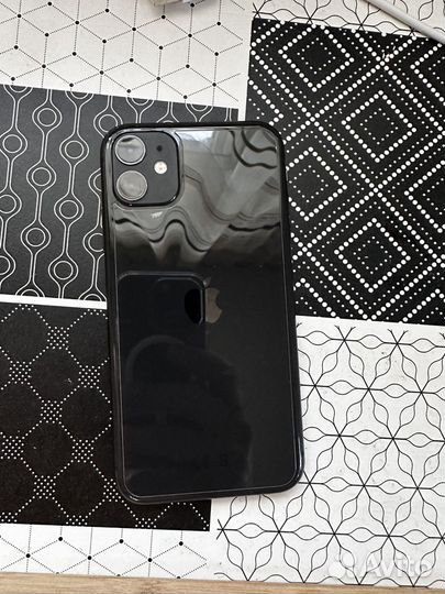 Телефон iPhone 11