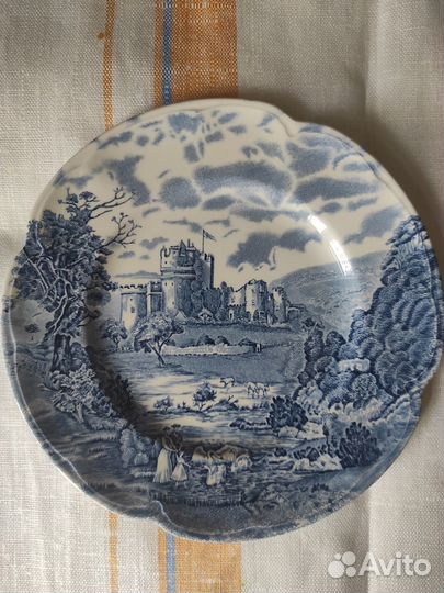 Тарелка castle story, история замков. Синяя 17.5
