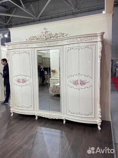 Спальный гарнитур