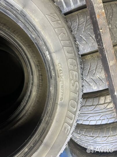 Bridgestone Blizzak Spike-01 235/55 R17