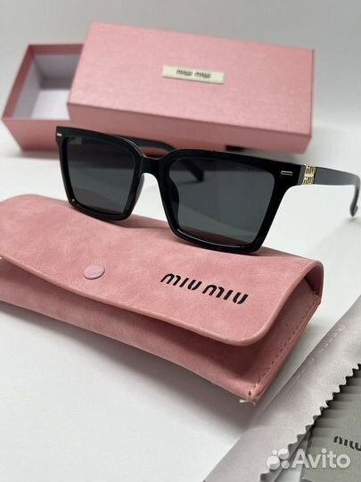 Солнцезащитные очки miu miu