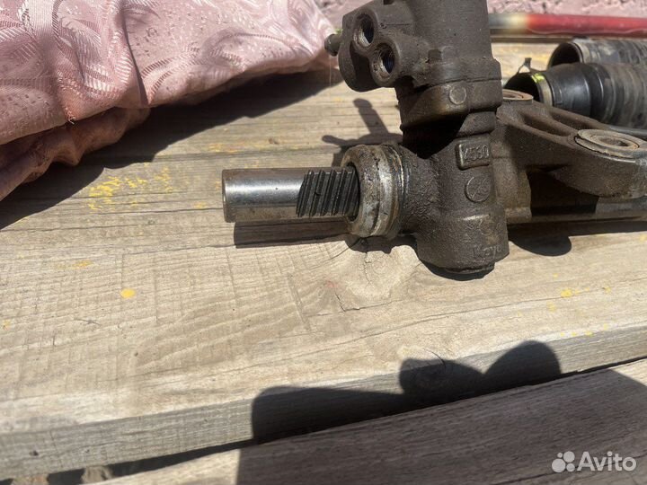 Продам рулевую рейку на лансер цедия