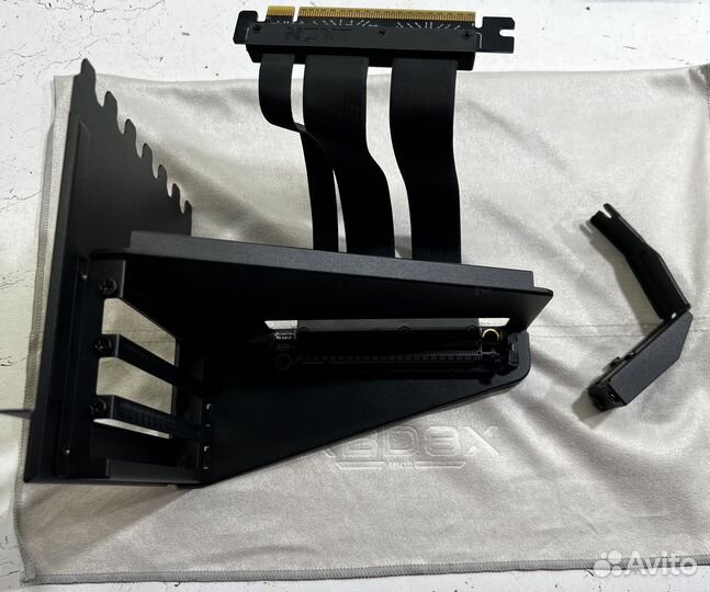 Райзер Nzxt Vertical GPU Mounting Kit 4.0