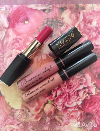 Помады пакетом Mina, Revlon