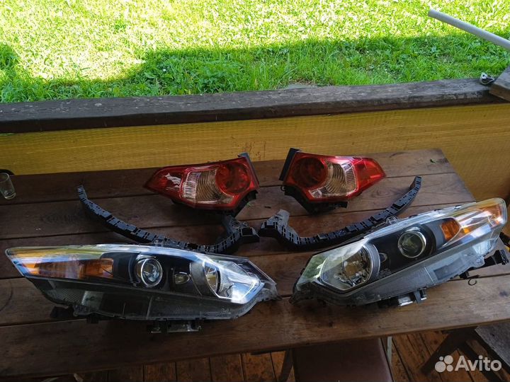 Фары ксенон пара Хонда Аккорд 8,2008-2011