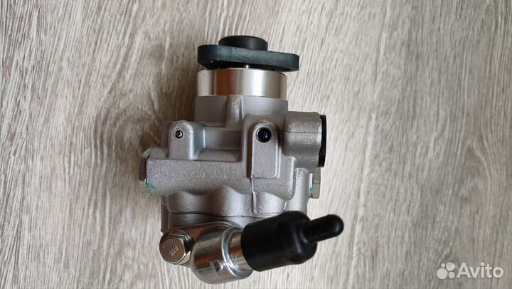 Насос гура на фольксваген Т5/Т6 2H0422154A