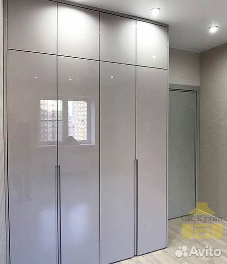 Шкаф двухстворчатый