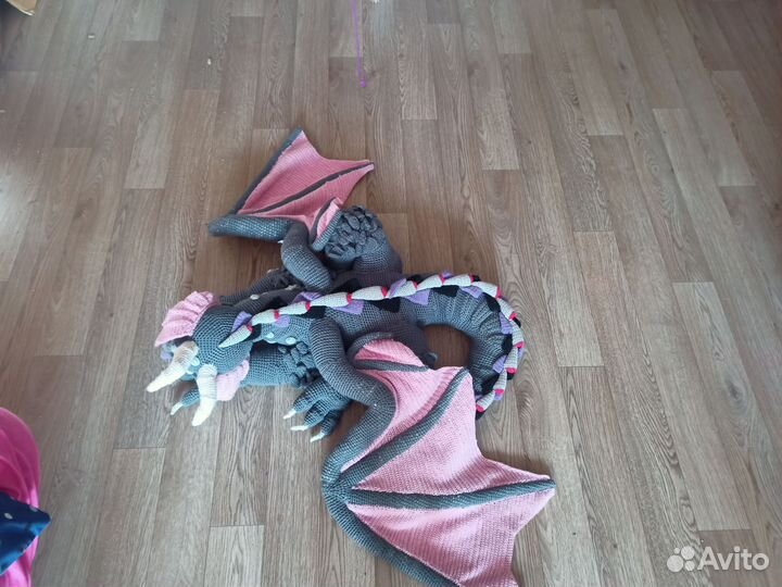 Вязаная игрушка дракон большая