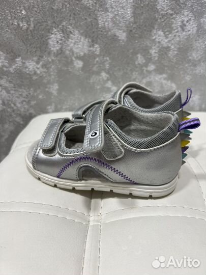 Сандали на девочку