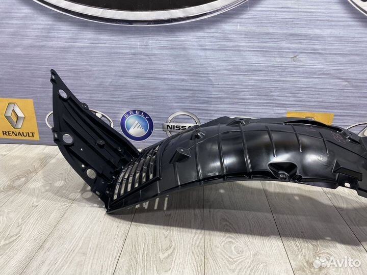 Подкрылок передний Nissan teana J33 Лев