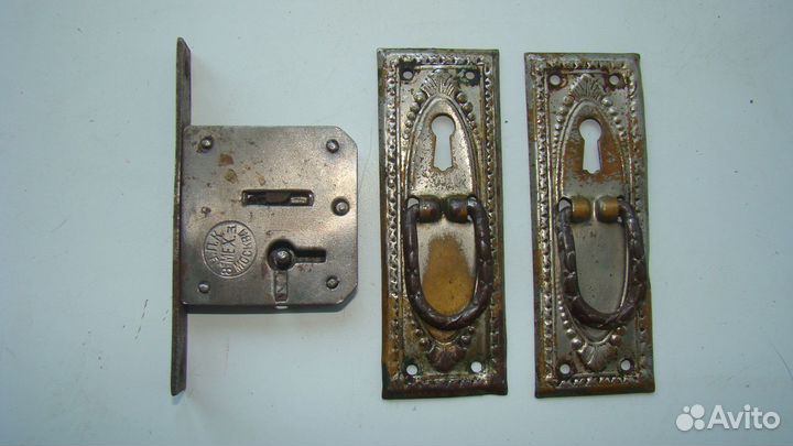Мебельные накладки и замок