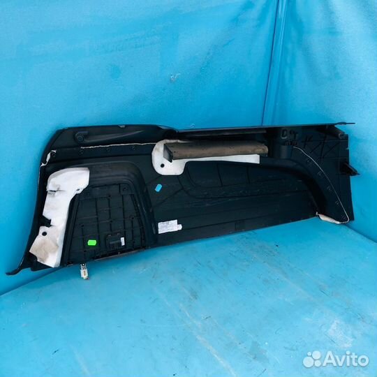 Обшивка багажника правая Audi Q7 (4L) 2005-2015