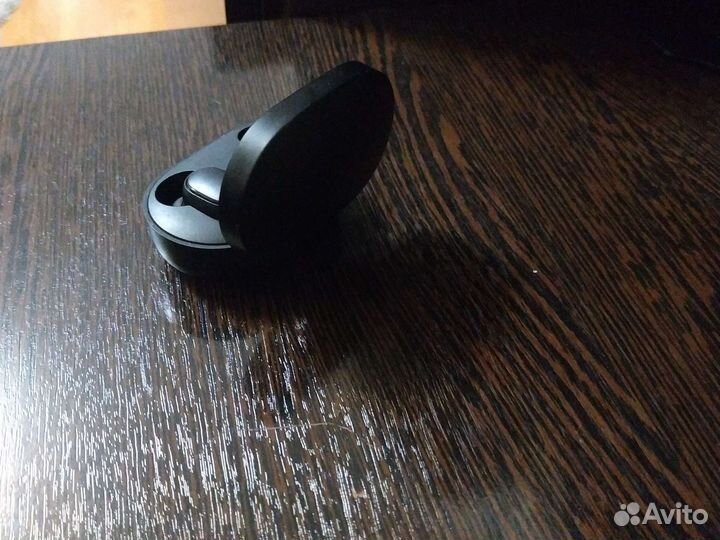 Продаю наушники бес проводные