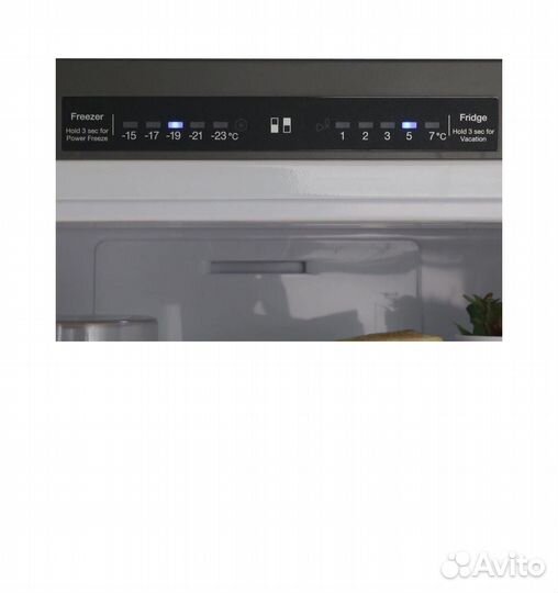 Холодильник samsung в идеальном состоянии